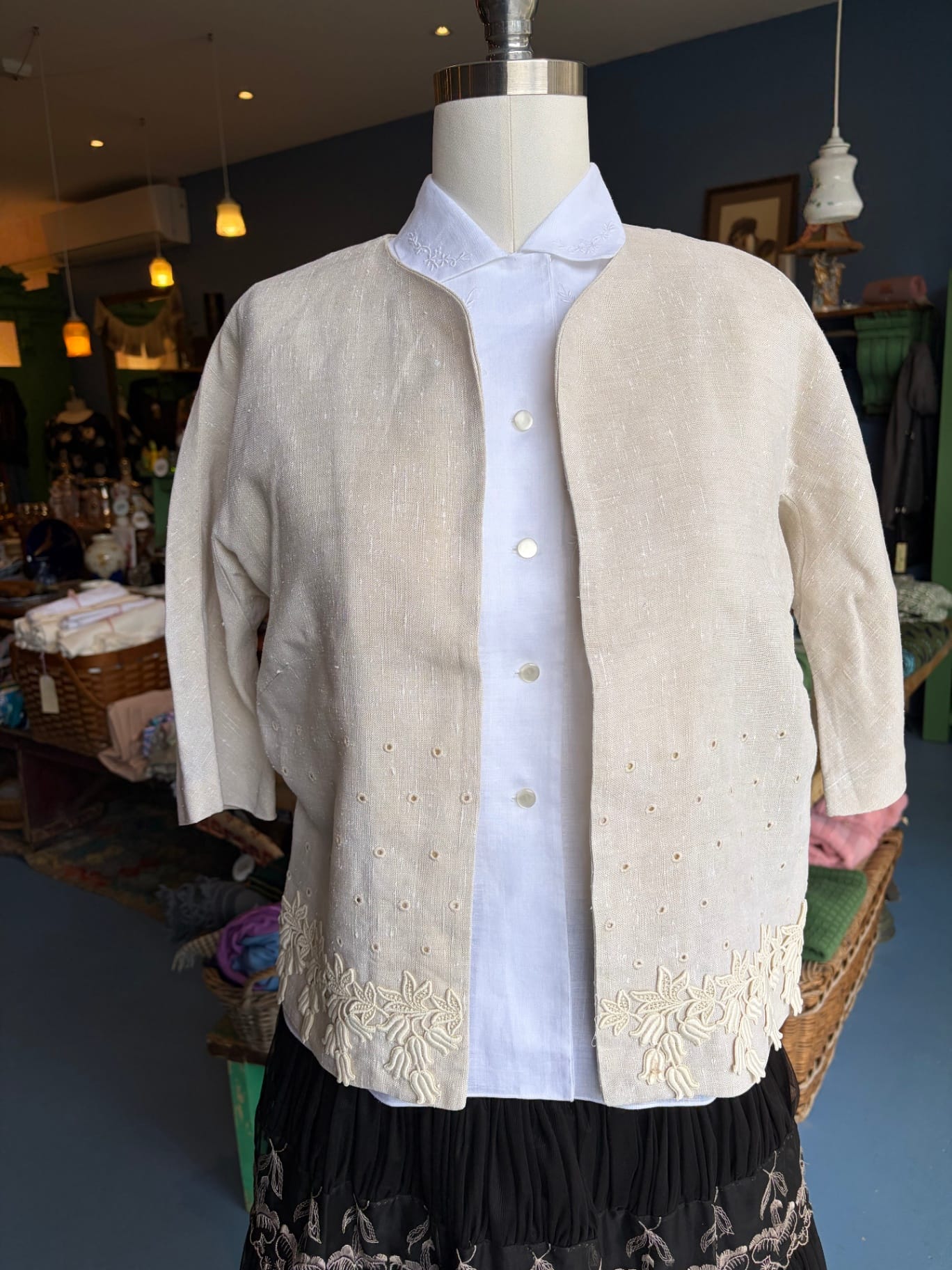 Vintage linen cropped embroidered jacket