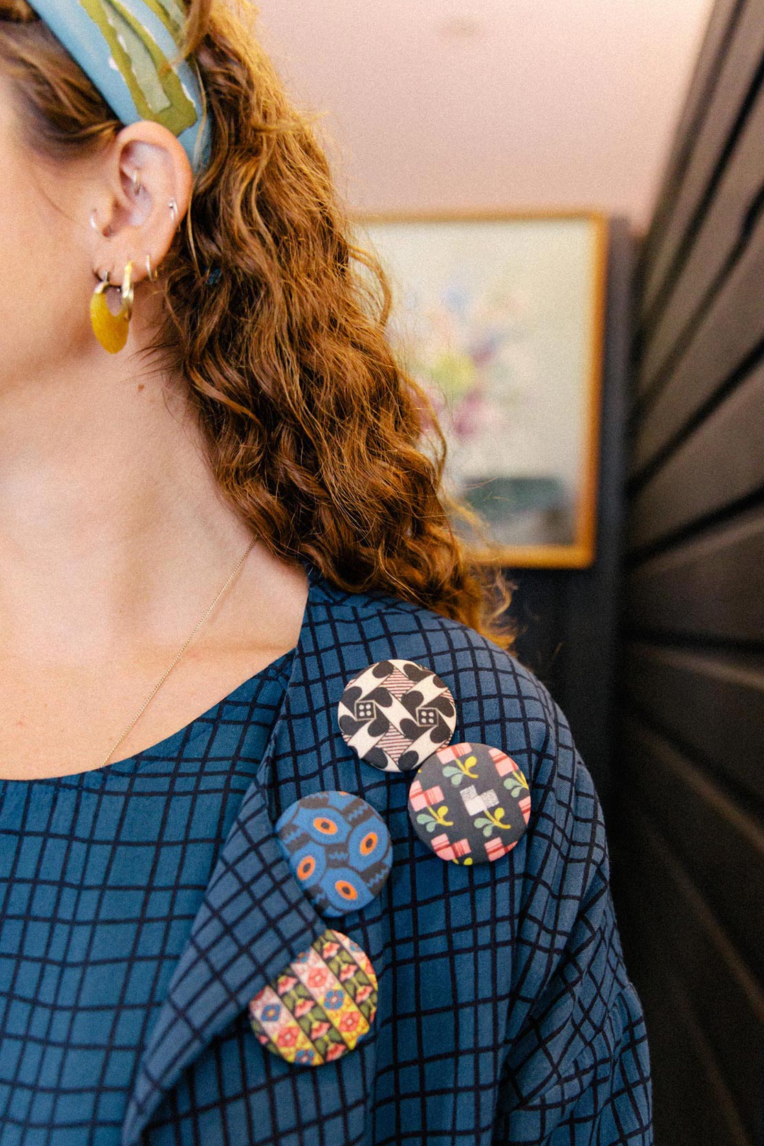 Domino brooch
