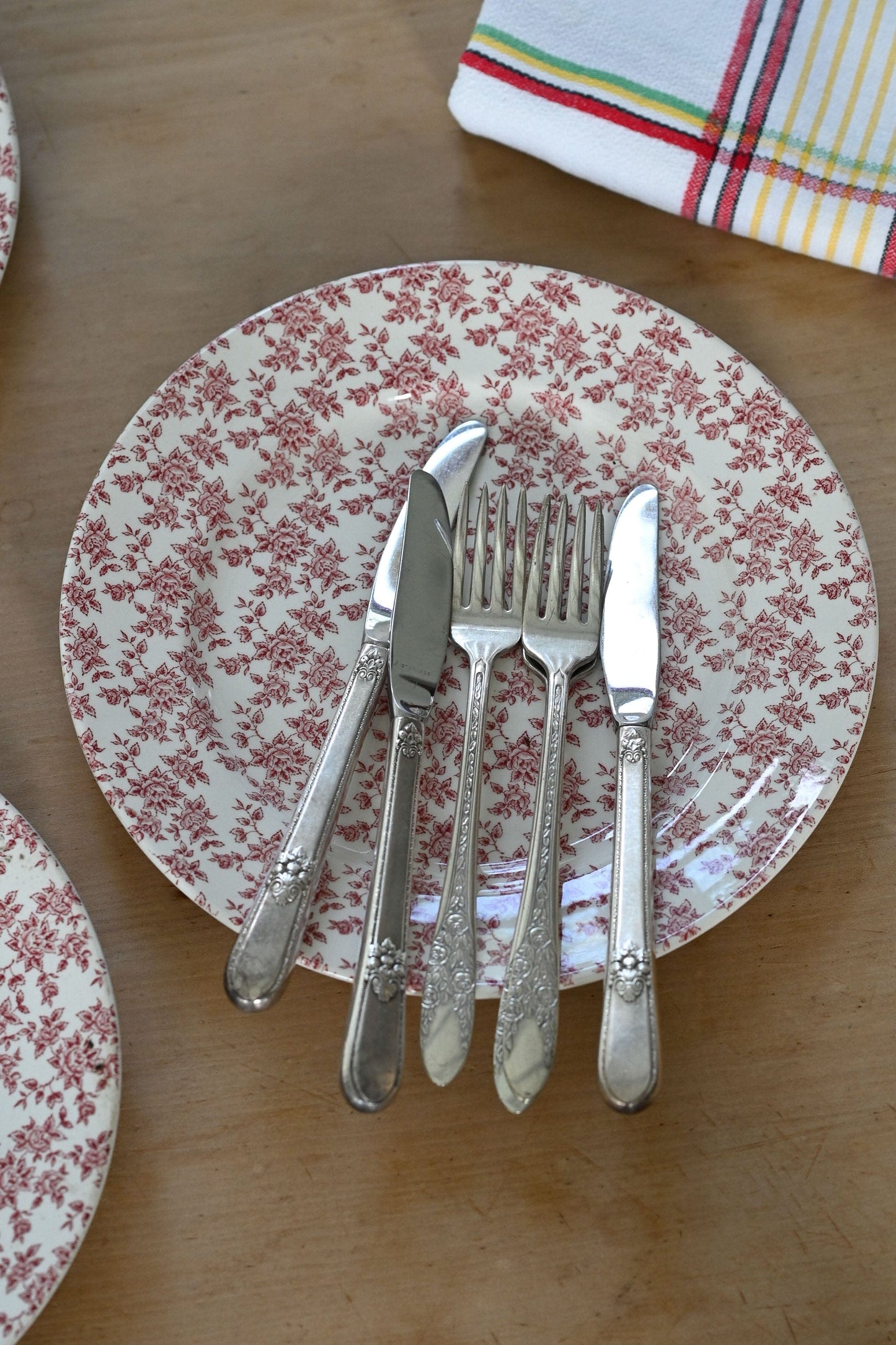 Vintage Broadhurst Rosalie pattern ironstone plates Set of 4