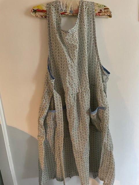 Lazybones Sunburst apron