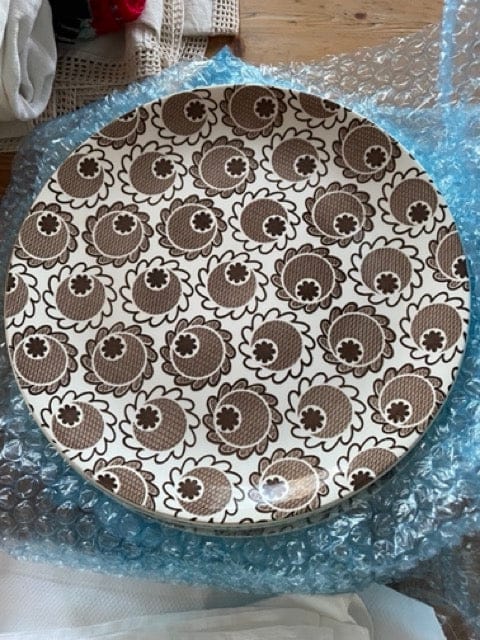 Vintage Crown Lynn plates - Pippi - set of 4