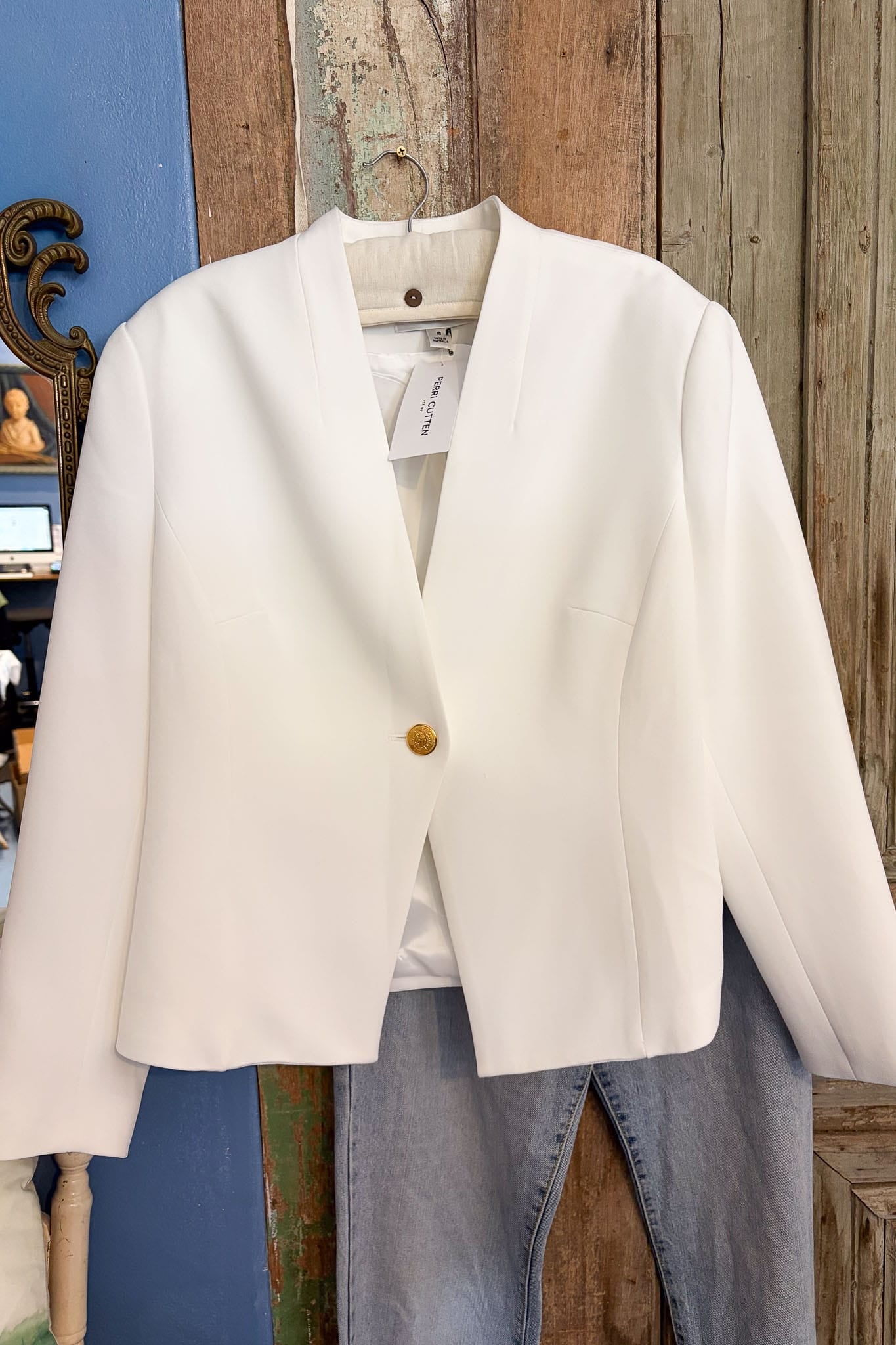 Perri Cutten Everleigh white jacket NWT Size 18