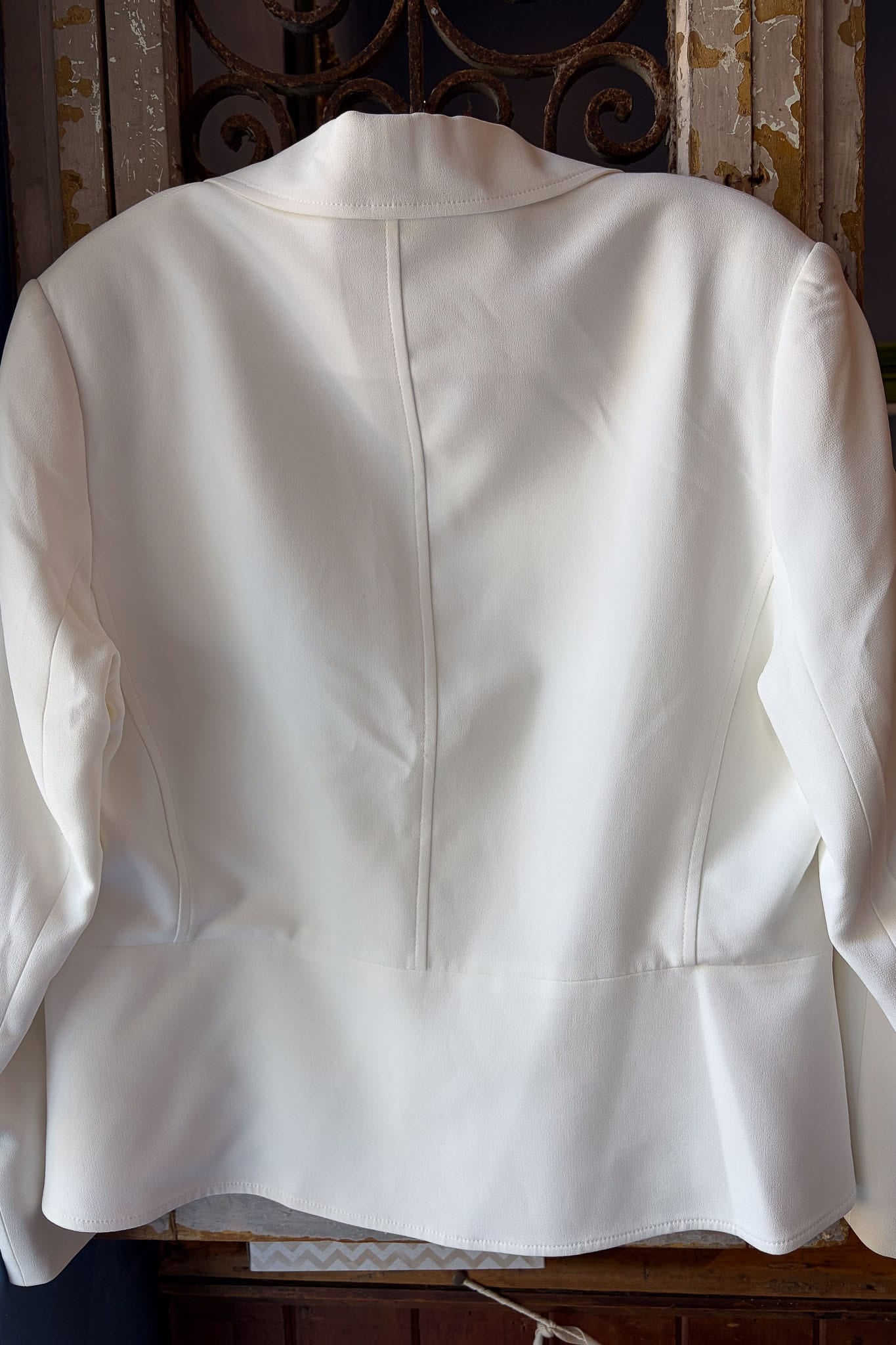 Perri Cutten white blazer 18