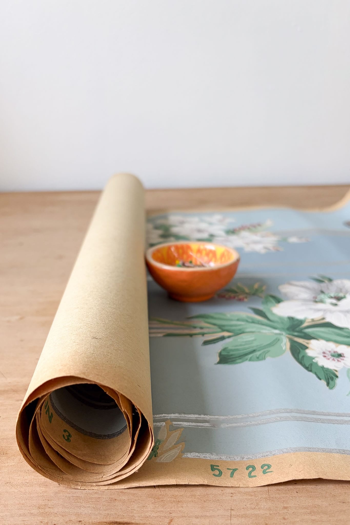 Vintage Wallpaper panel #12 pale blue with white posies