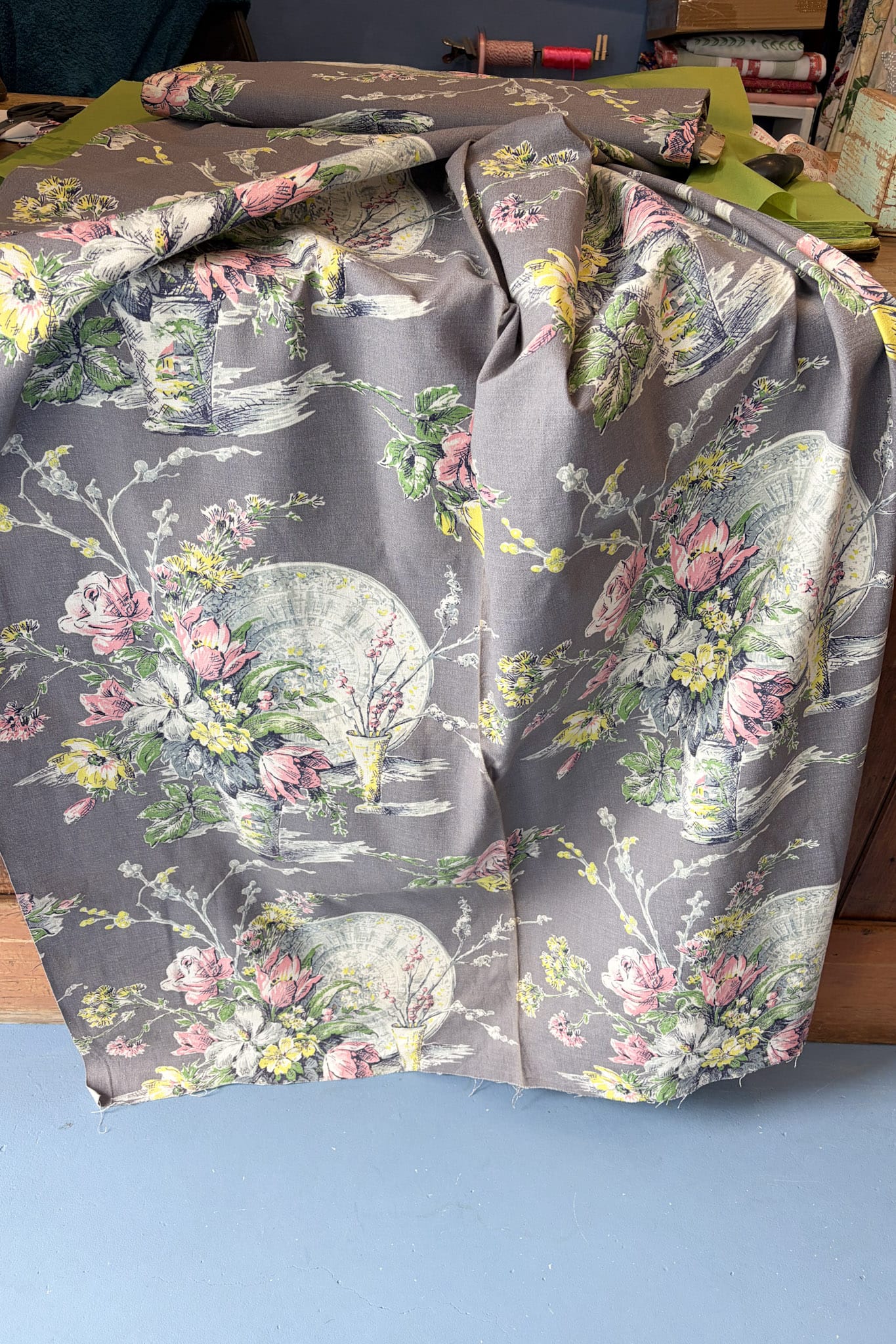 Vintage original 1950s floral barkcloth on roll 4m