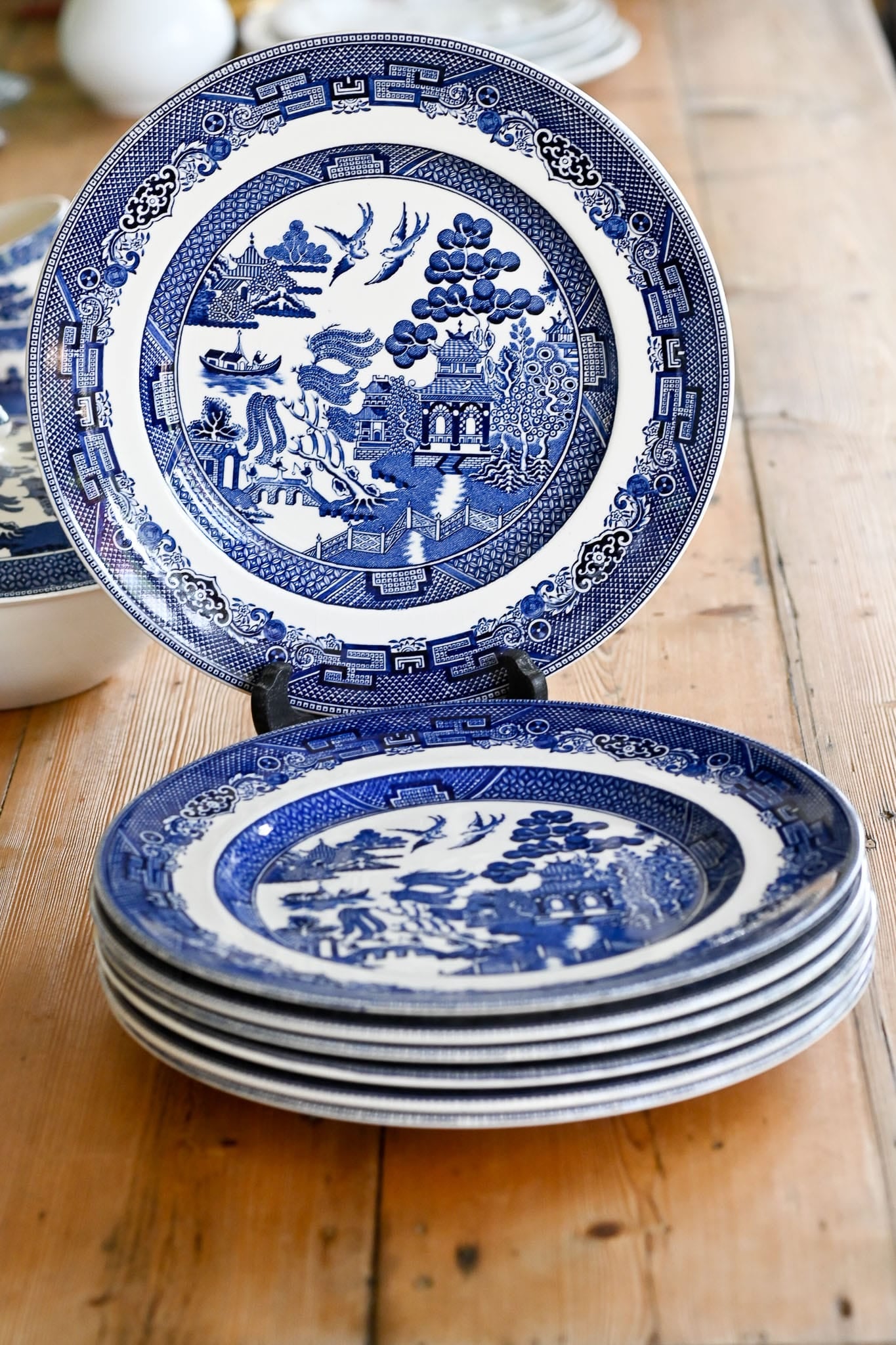 Johnson Bros Willow Pattern dinner plates set of 7