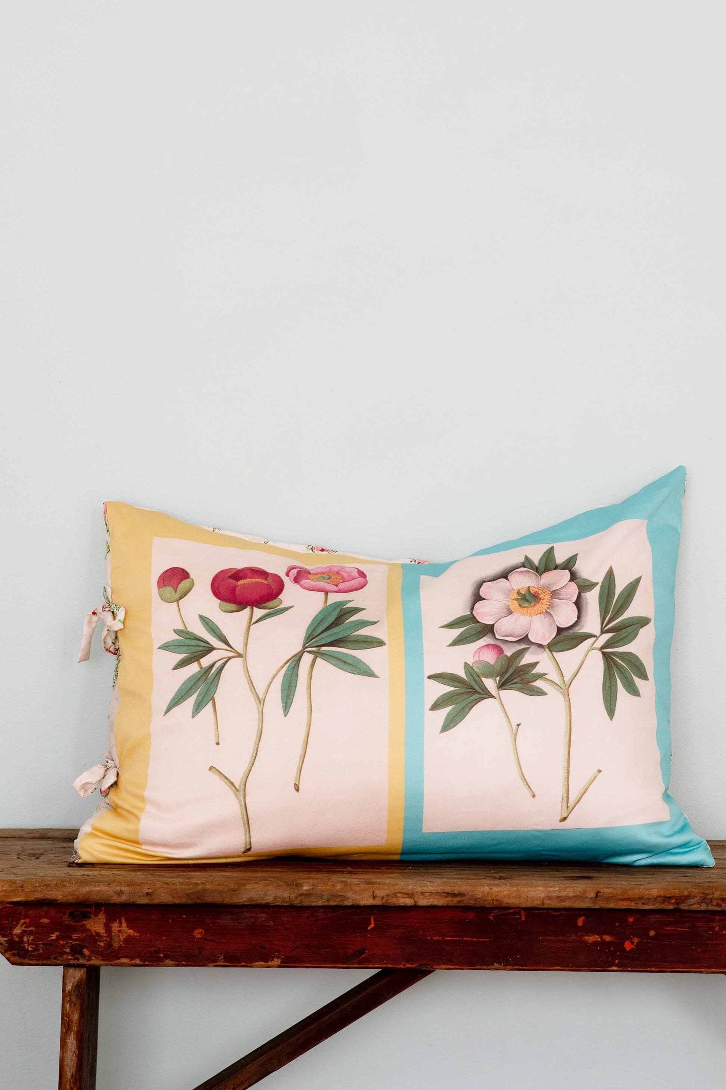 Peonies pillowcase set