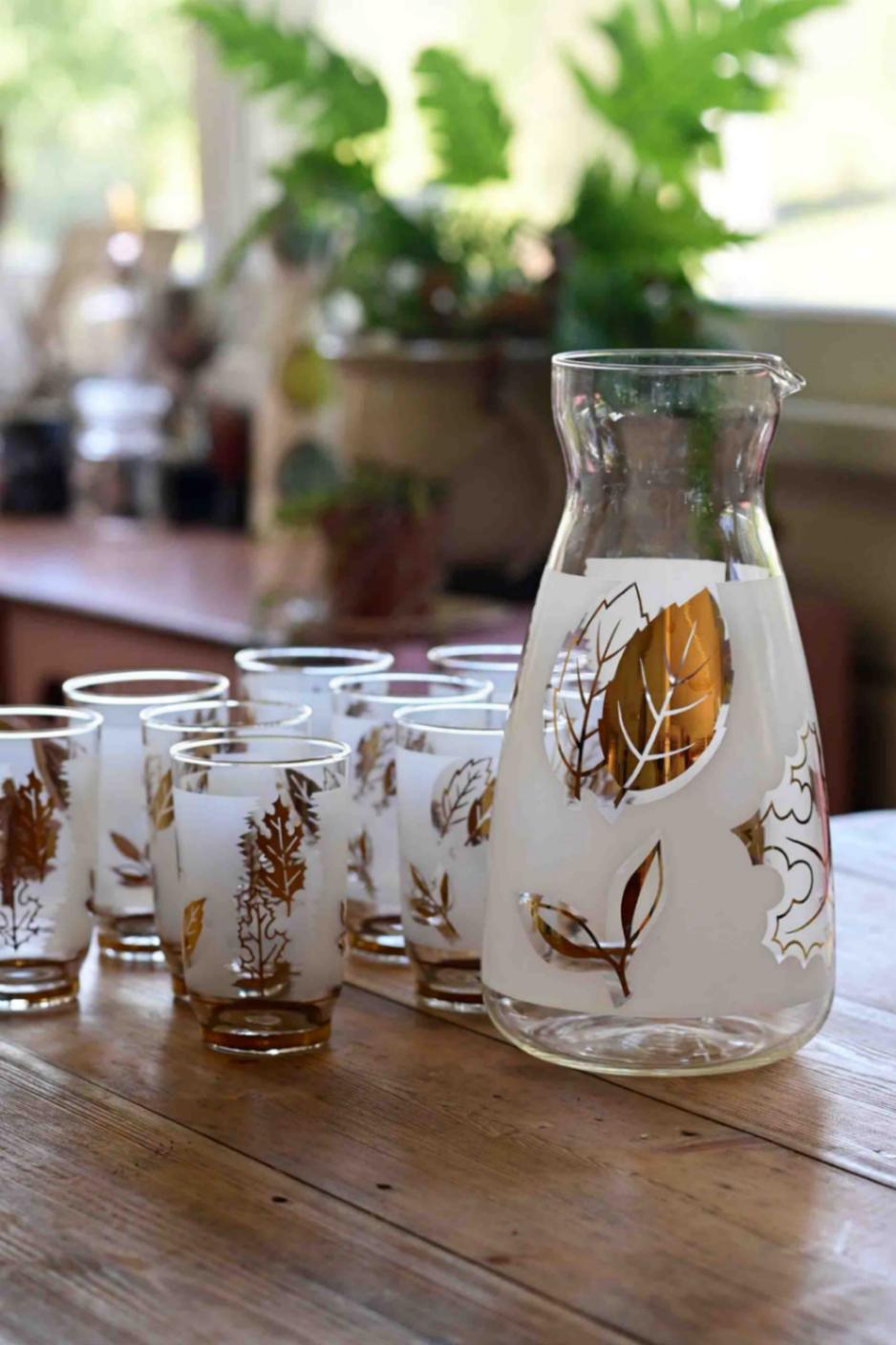 Vintage  Glass Decanter with 10 glasses