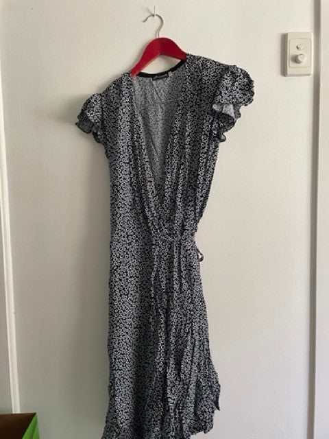 Lola Rose wrap dress Black and white