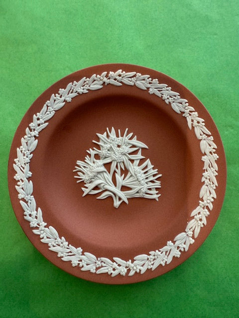Wedgewood Floral ceramics 12cm terracotta brown and white