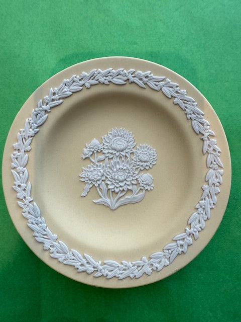 Wedgewood Floral ceramics 12cm Cream with white details