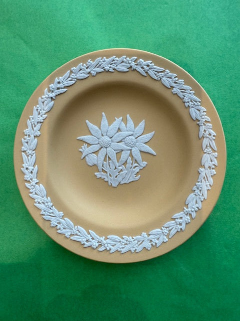 Wedgewood Floral ceramics 12cm Yellow with white details