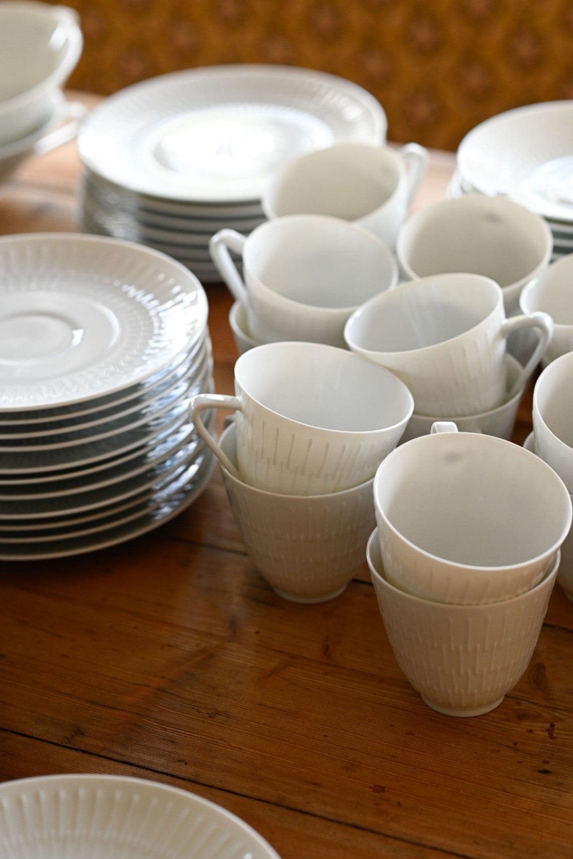 Vintage Rare Apart by Hutschenreuther Teacup and saucer set of 22