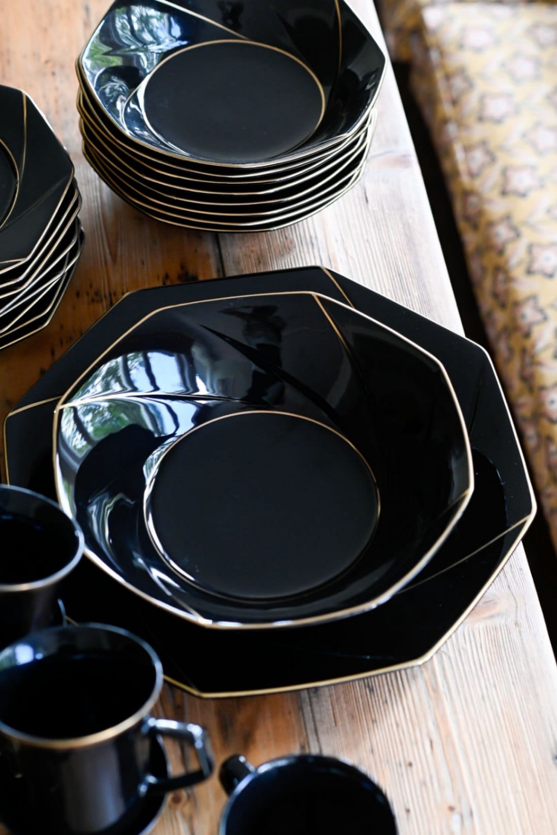 Gallery Collections by Ramanu Serving/Salad Bowl Black with gold trim