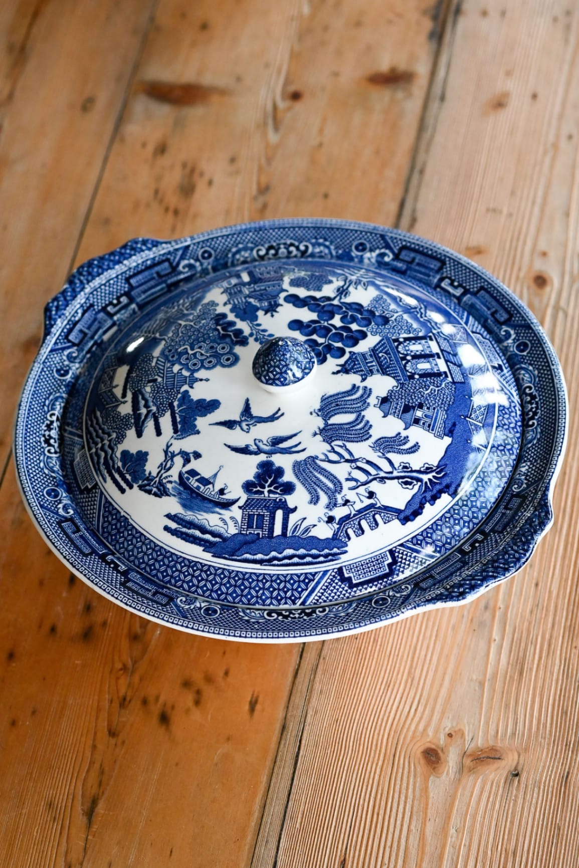 Johnson Bros Willow Pattern Tureen Blue and white