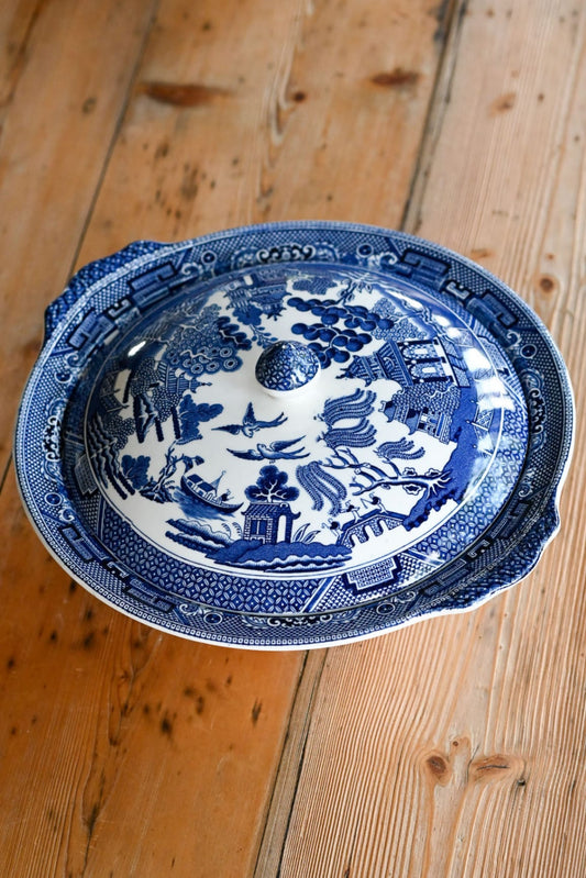 Johnson Bros Willow Pattern Tureen Blue and white
