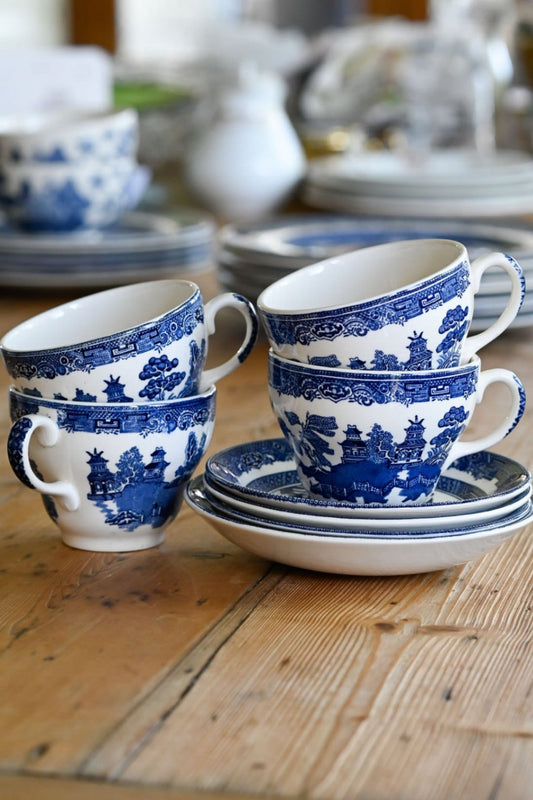 Johnson Bros Willow Pattern Tea cup and saucers Set of 4