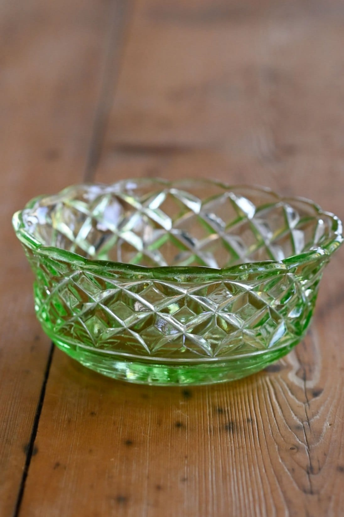 Vintage depression era uranium glass small green serving dish