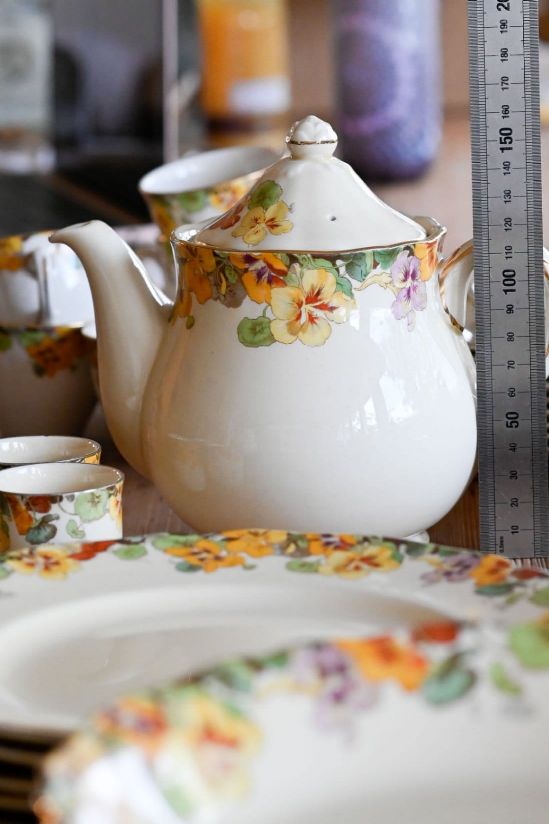 Royal Doulton Nasturtium 69 piece antique dinner set