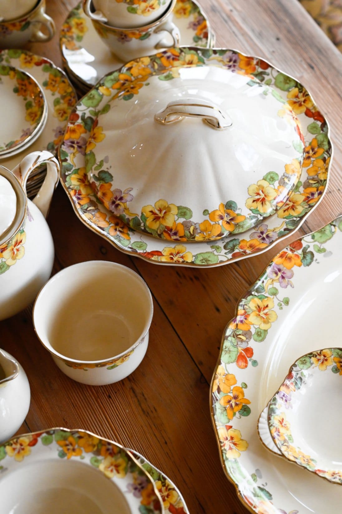 Royal Doulton Nasturtium 69 piece antique dinner set