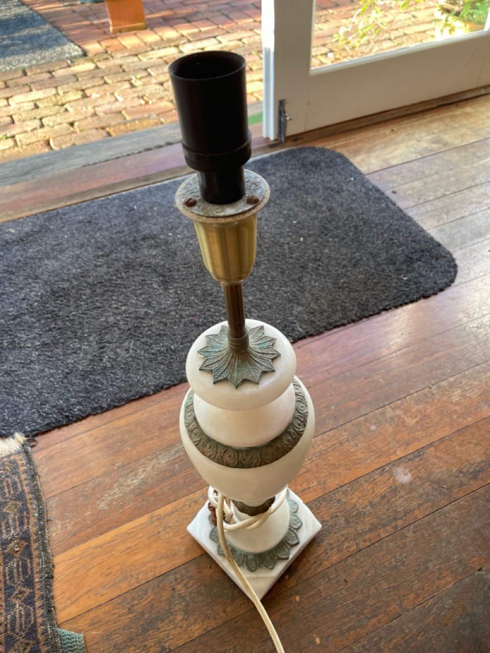 Vintage alabaster table lamp AS IS