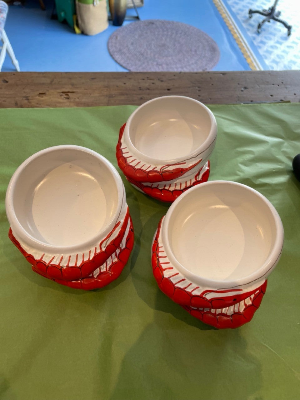 Diana Pottery lobster bowls set of 6 Red and white