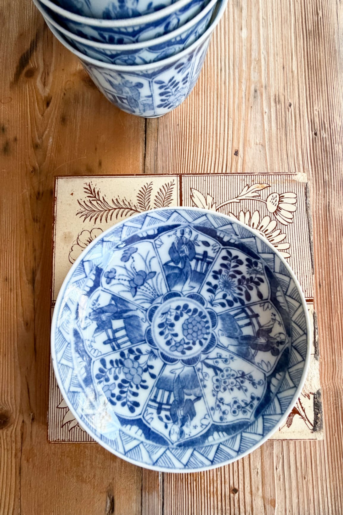 Antique Mosa Maastricht Long Eliza chinoiserie small plates 