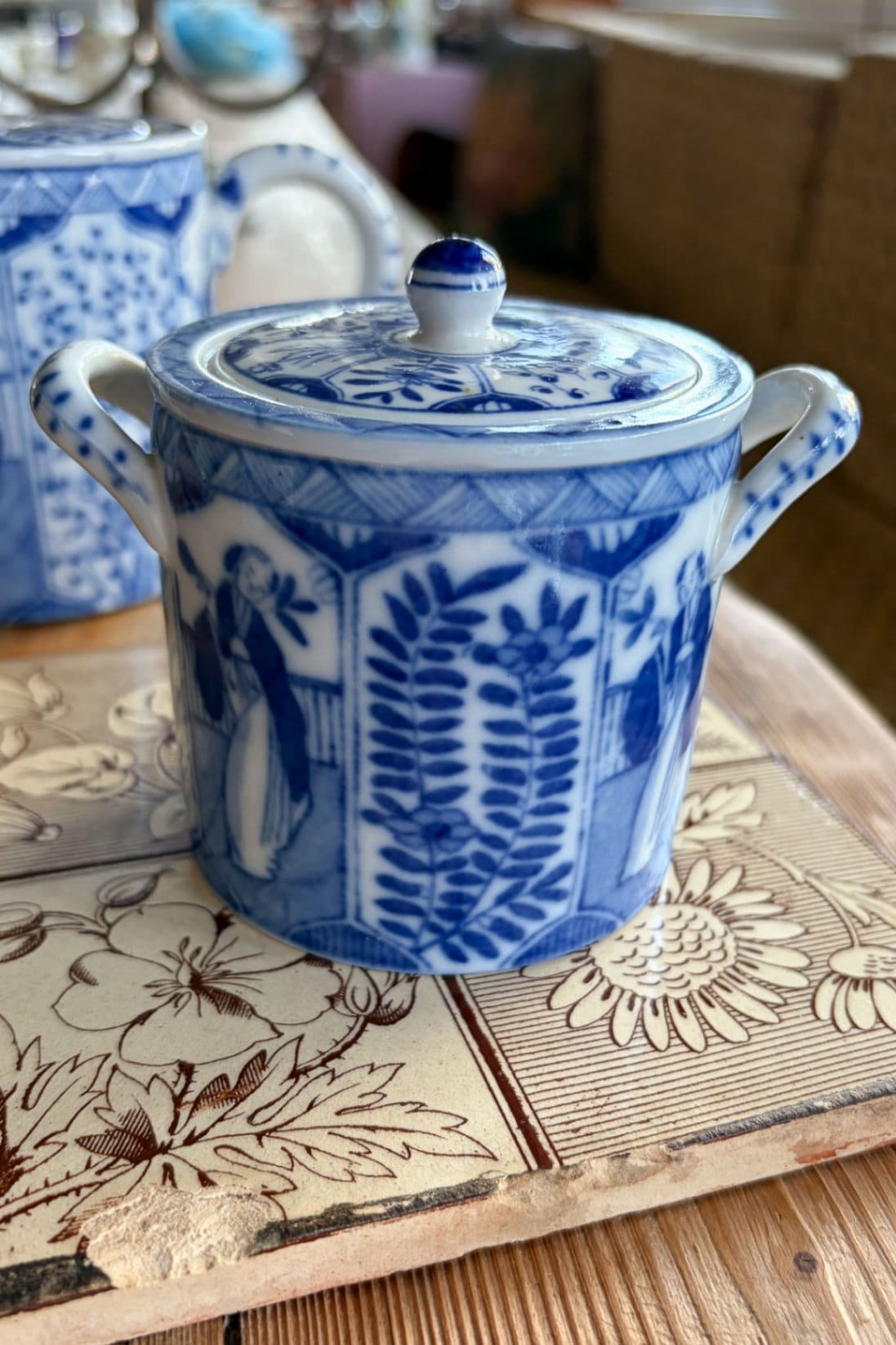 Antique Mosa Maastricht Long Eliza lidded sugar bowl