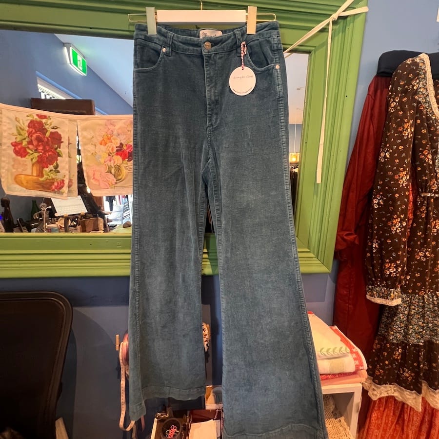Wrangler flared corduroy jeans small 