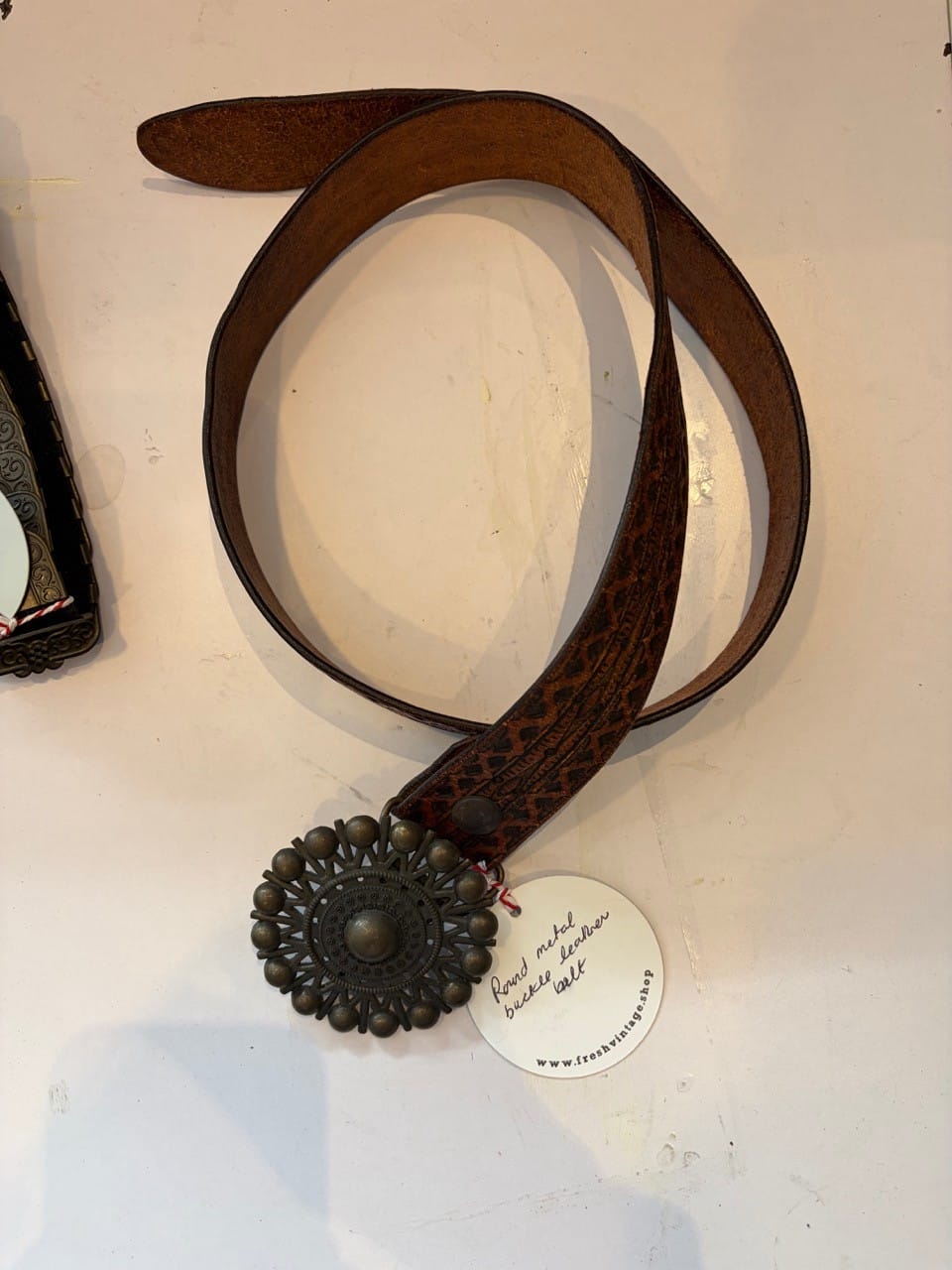 round metal buckle leather belt