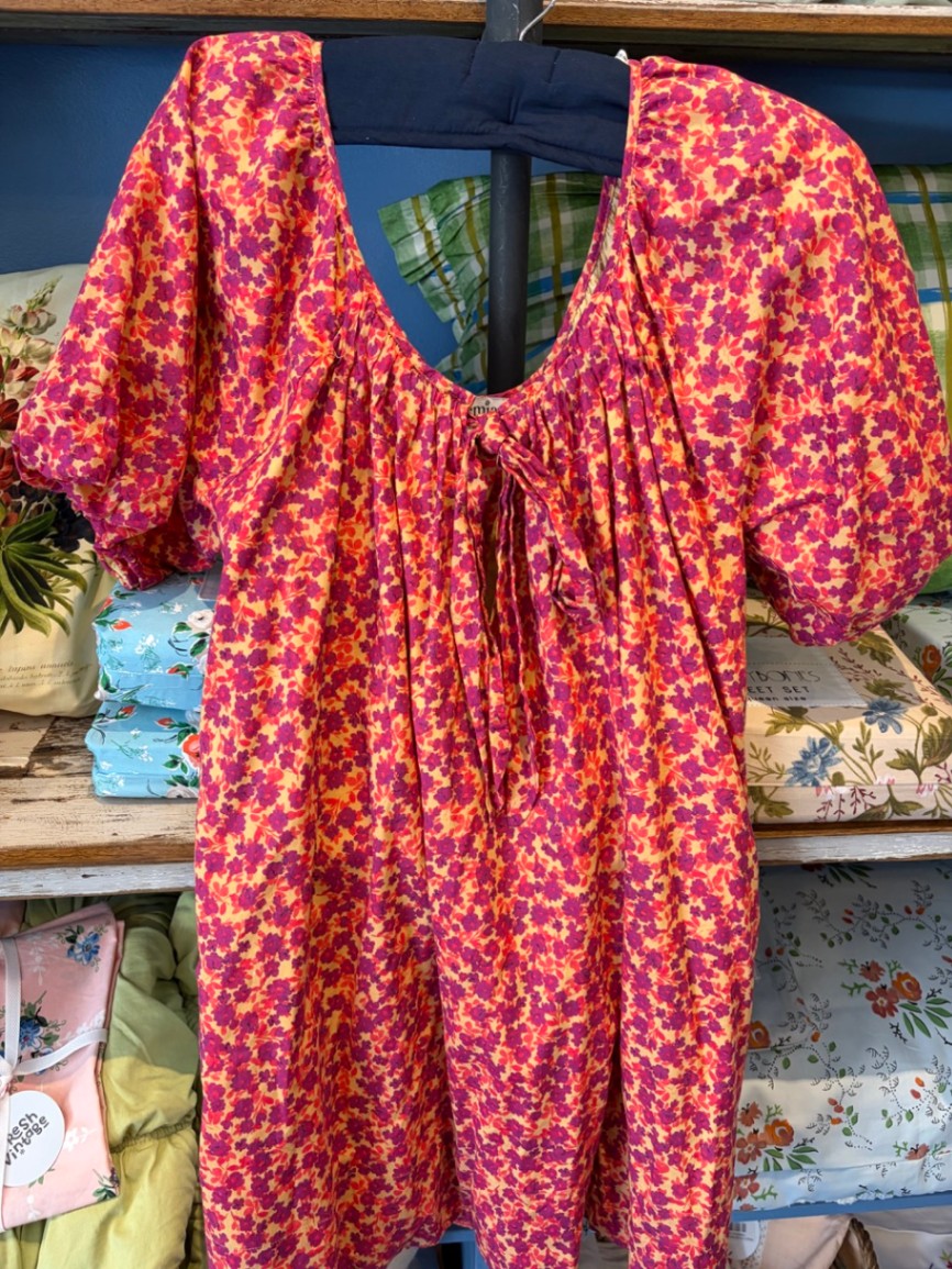 Bohemian Traders lined Floral Gypsy top