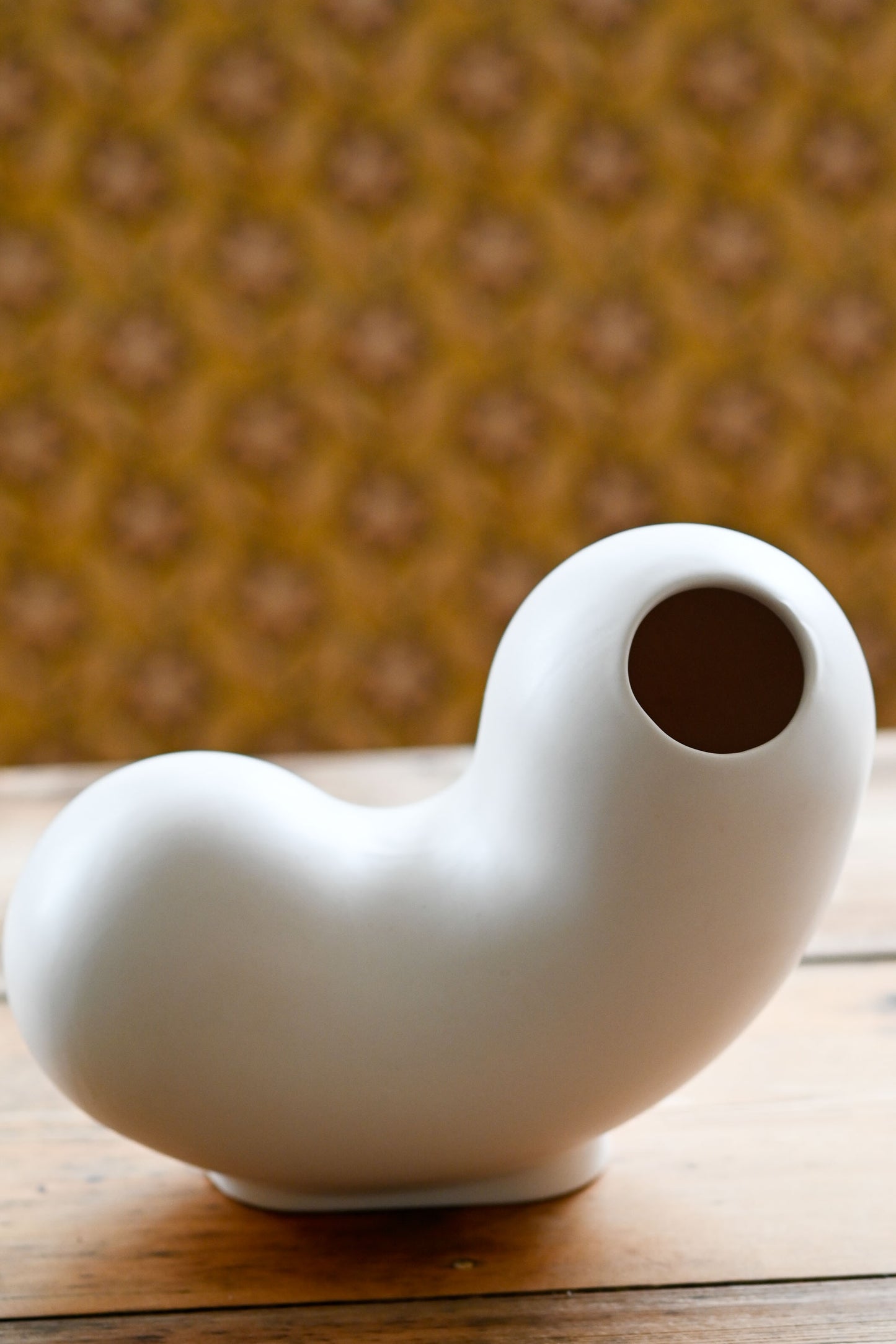 Areaware Kirby Curly vase