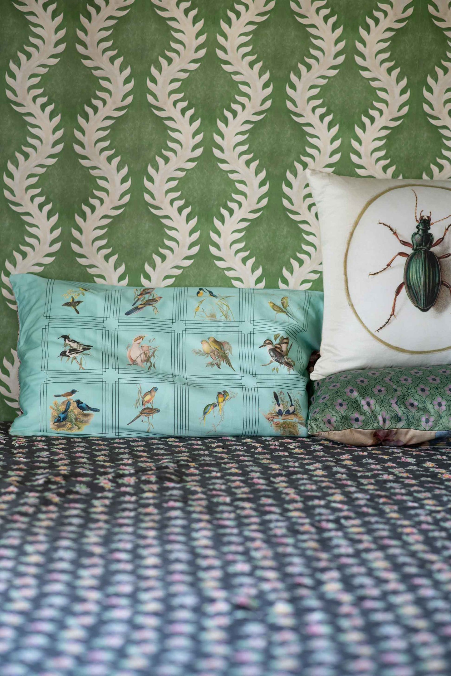 Cushion cover Golden Beetle