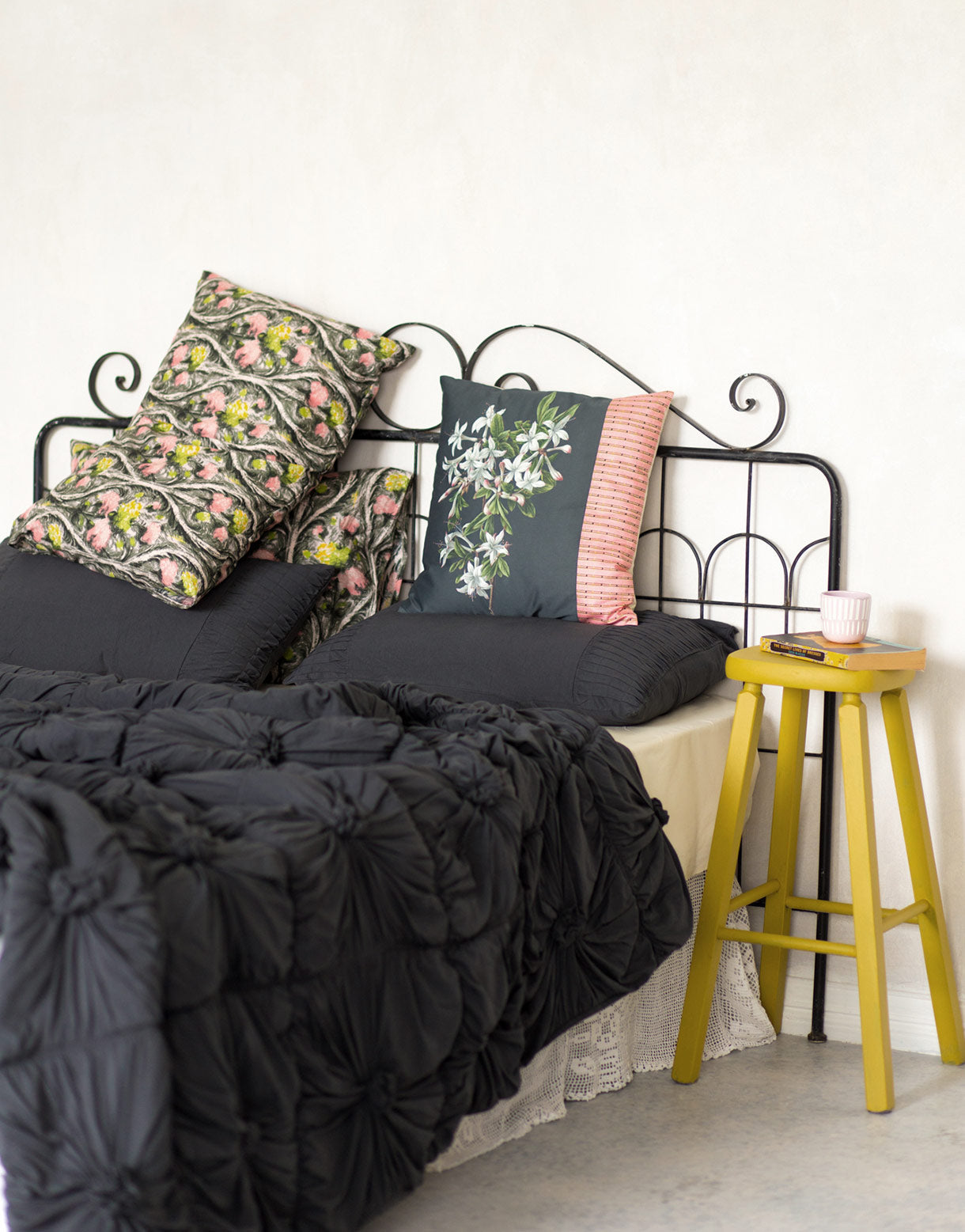 Rosette Pillowcase in Charcoal *organic cotton