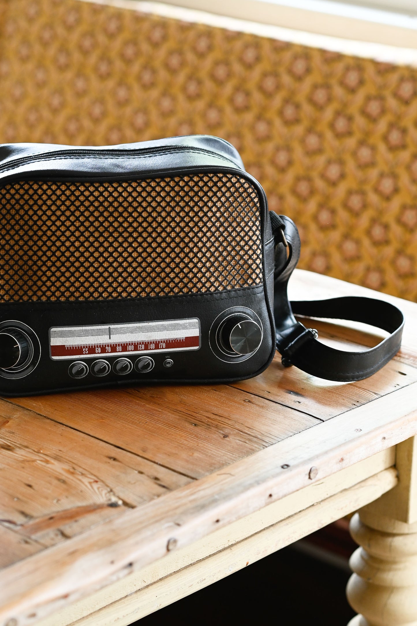 Vintage Radio Handbag Black