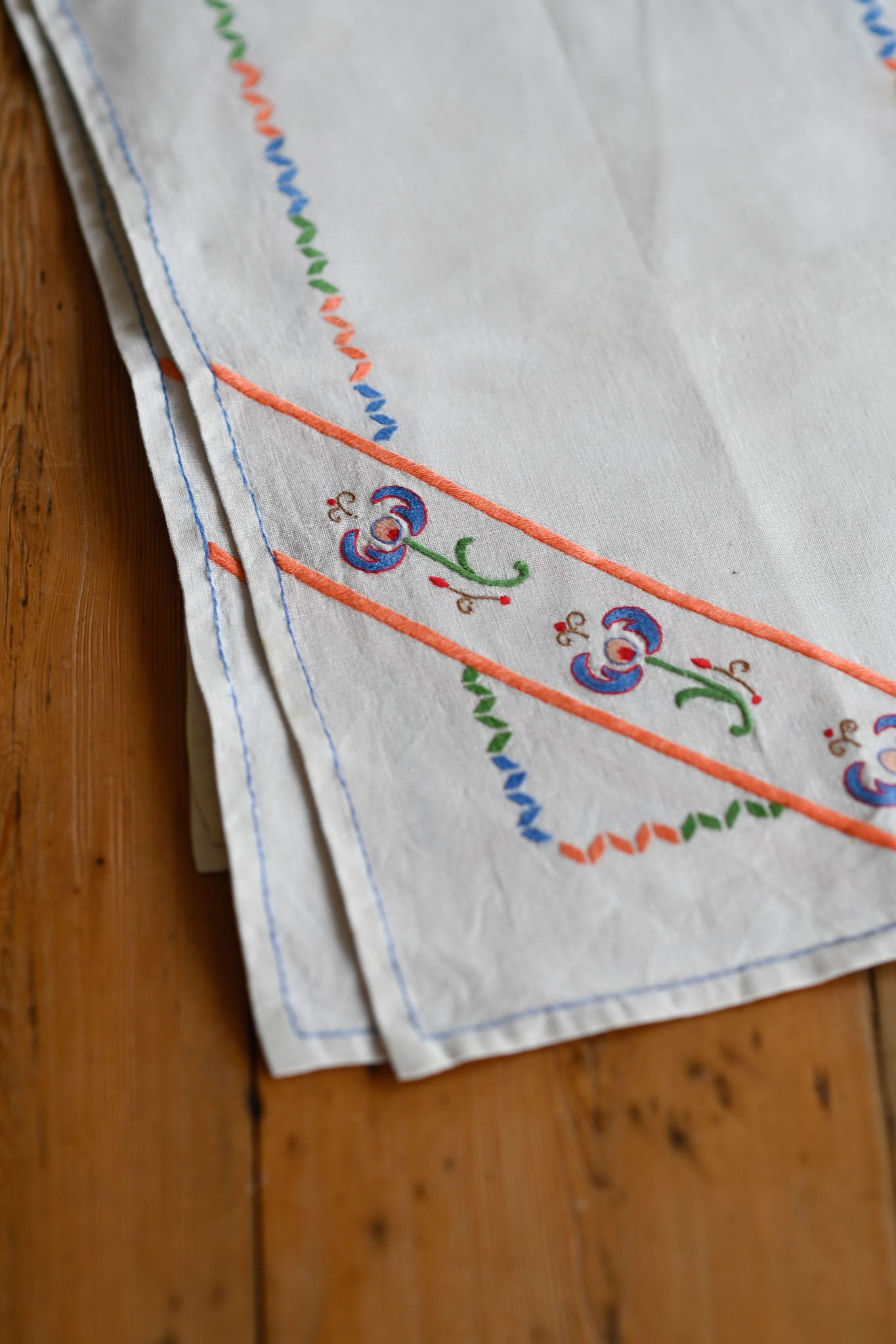 Vintage linen hand embroidered placemats Set of 6