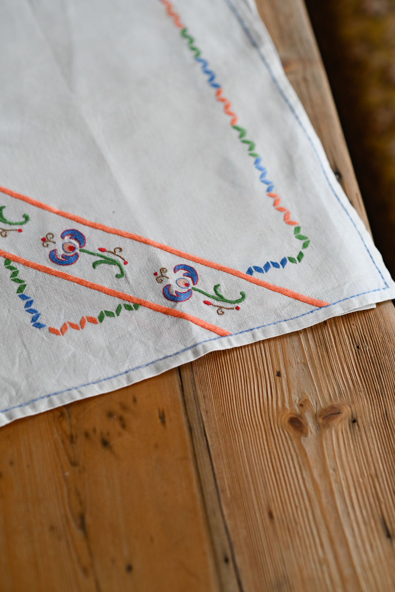 Vintage linen hand embroidered placemats Set of 6