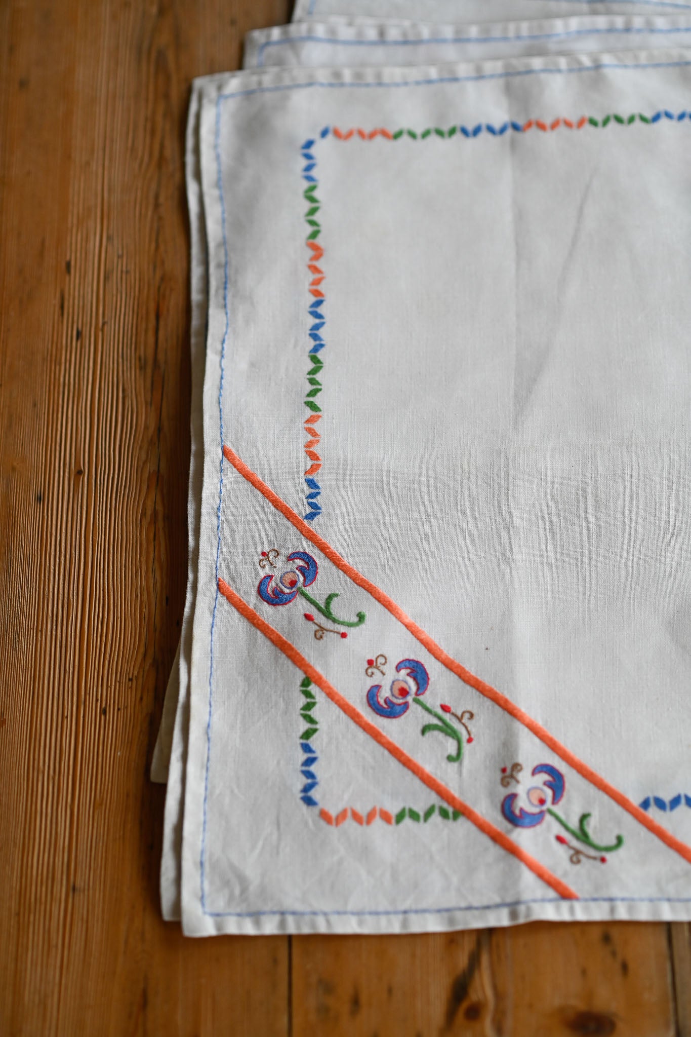 Vintage linen hand embroidered placemats Set of 6