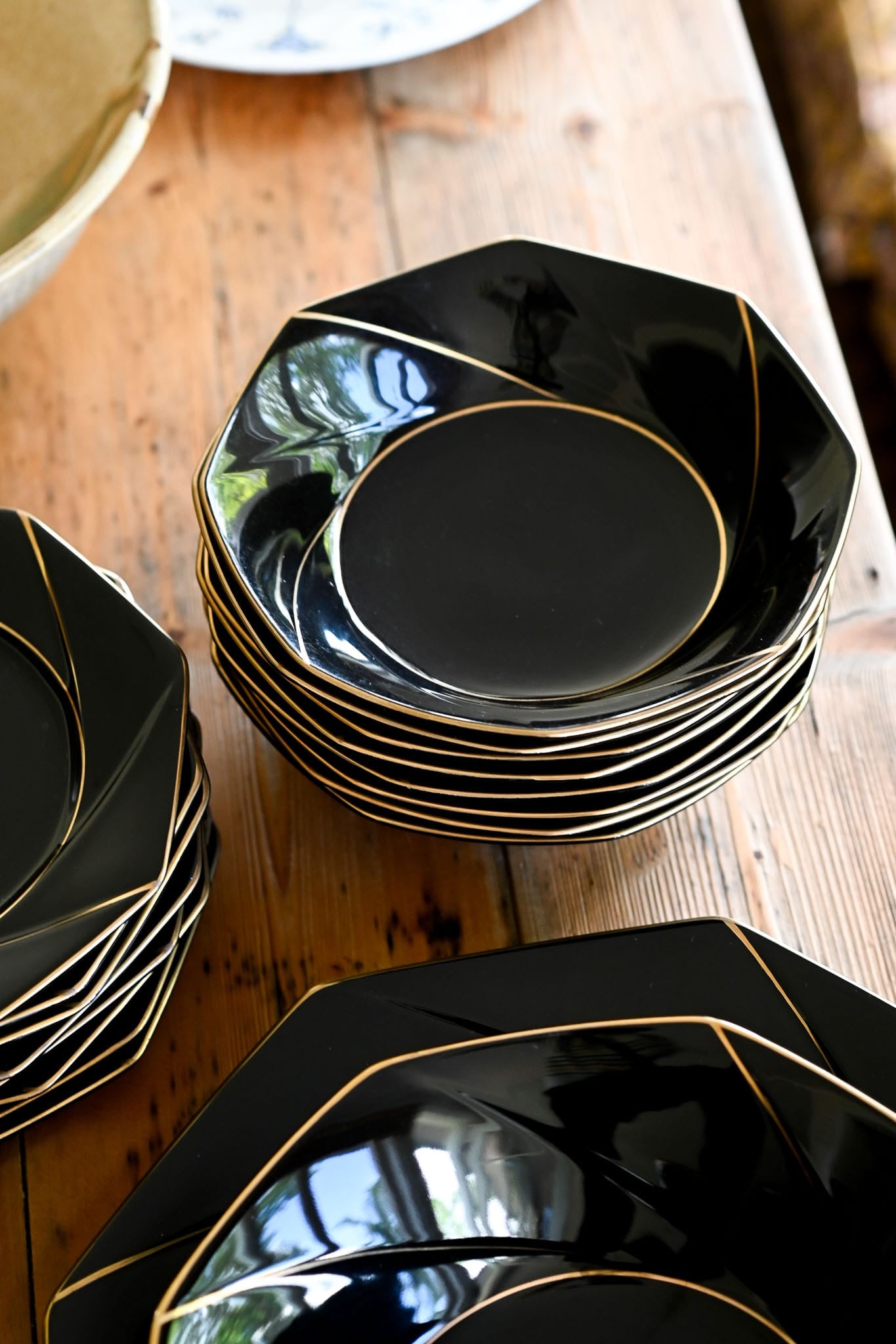 Gallery Collections by Ranmaru dinner set for 4 Centurion Golden Black