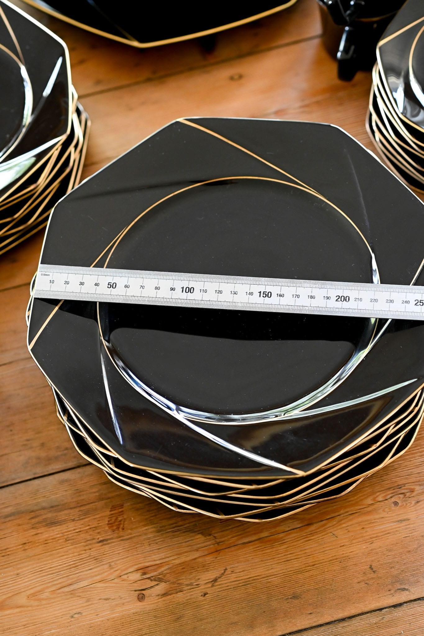 Gallery Collections by Ranmaru dinner set for 4 Centurion Golden Black