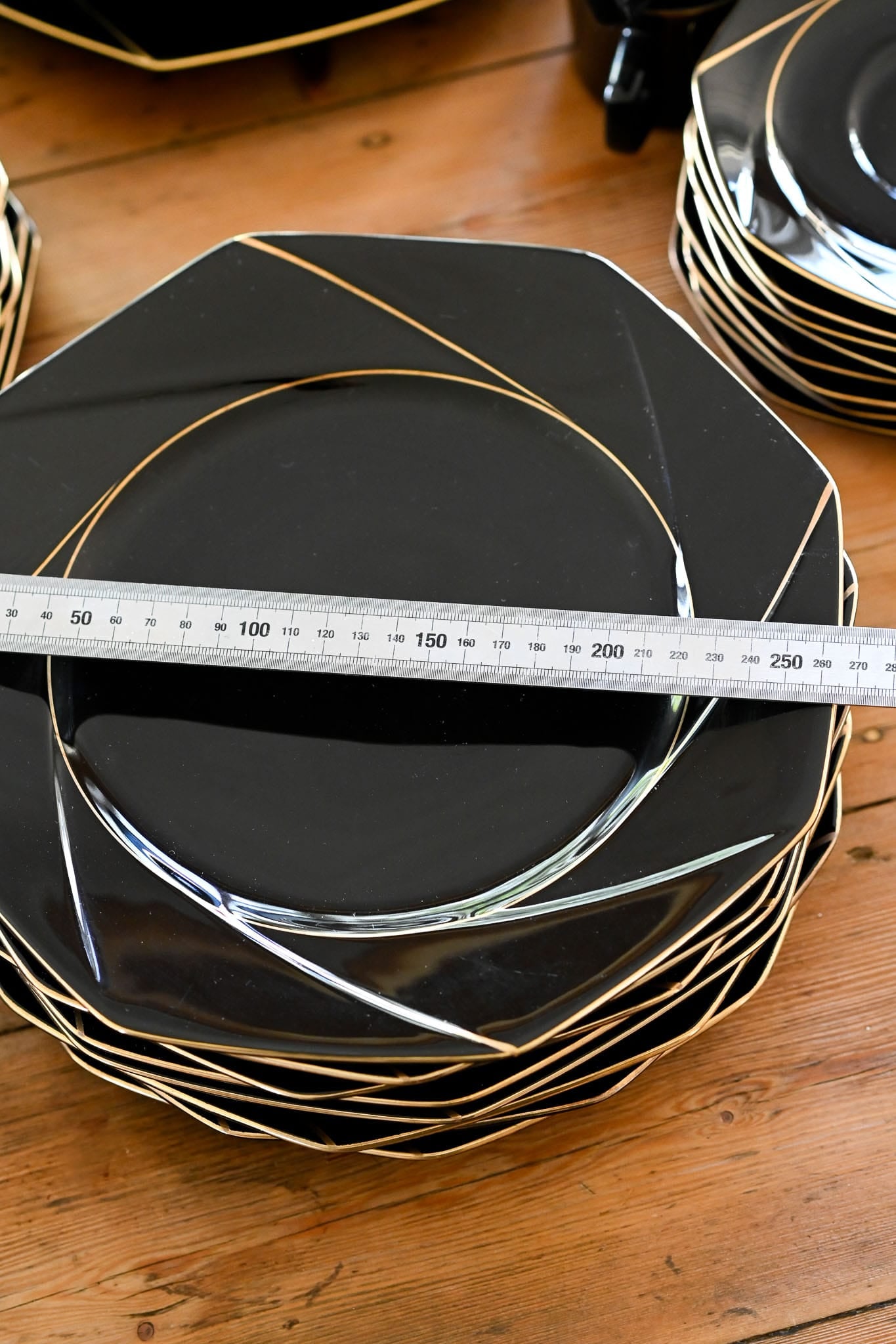Gallery Collections by Ranmaru dinner set for 4 Centurion Golden Black
