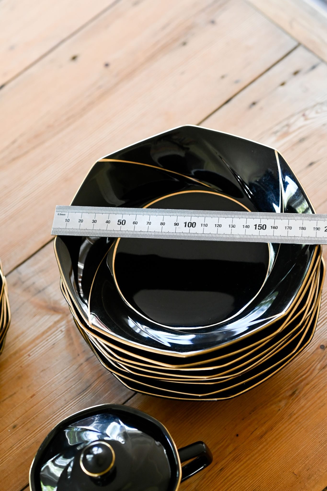 Gallery Collections by Ranmaru dinner set for 4 Centurion Golden Black