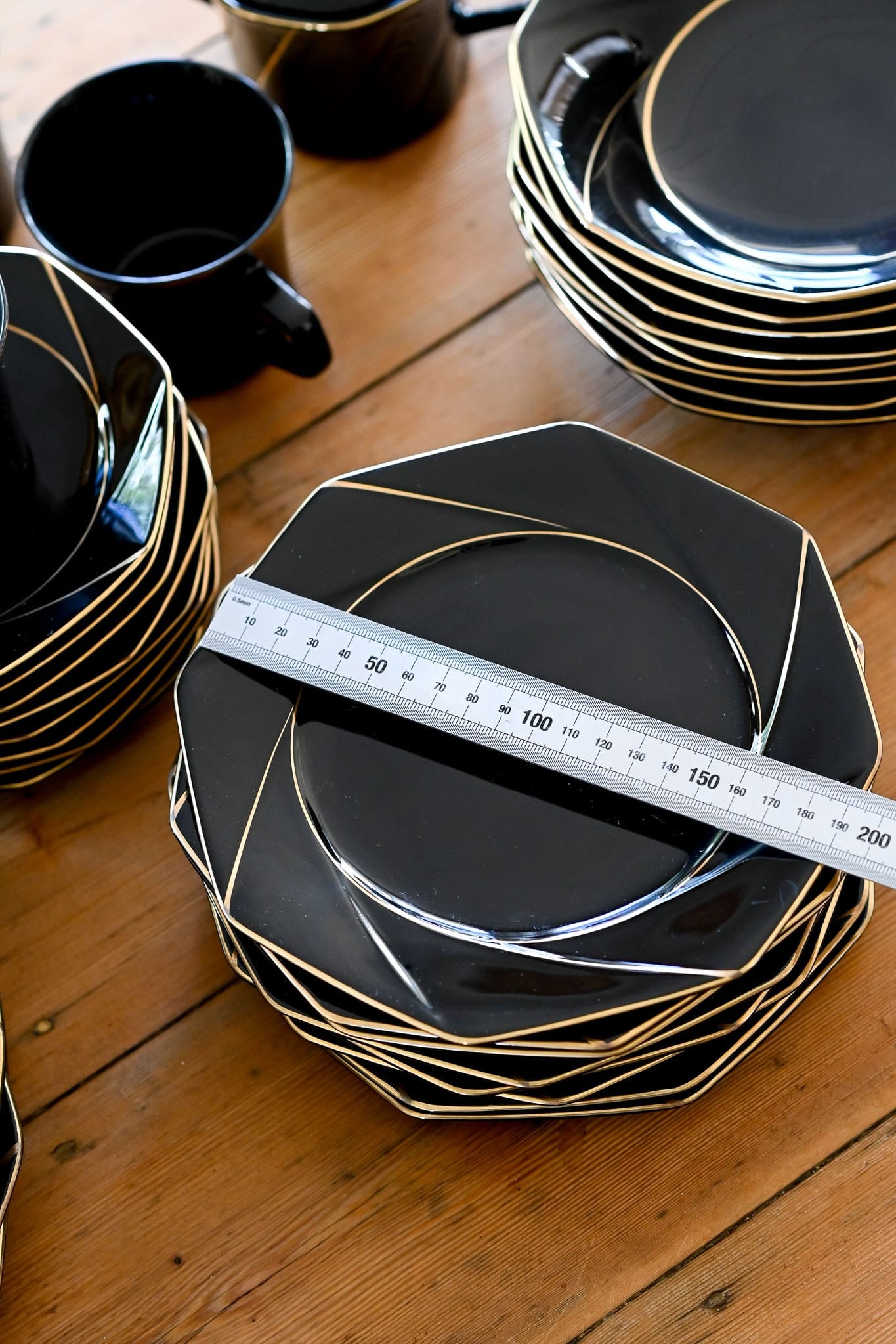 Gallery Collections by Ranmaru dinner set for 4 Centurion Golden Black