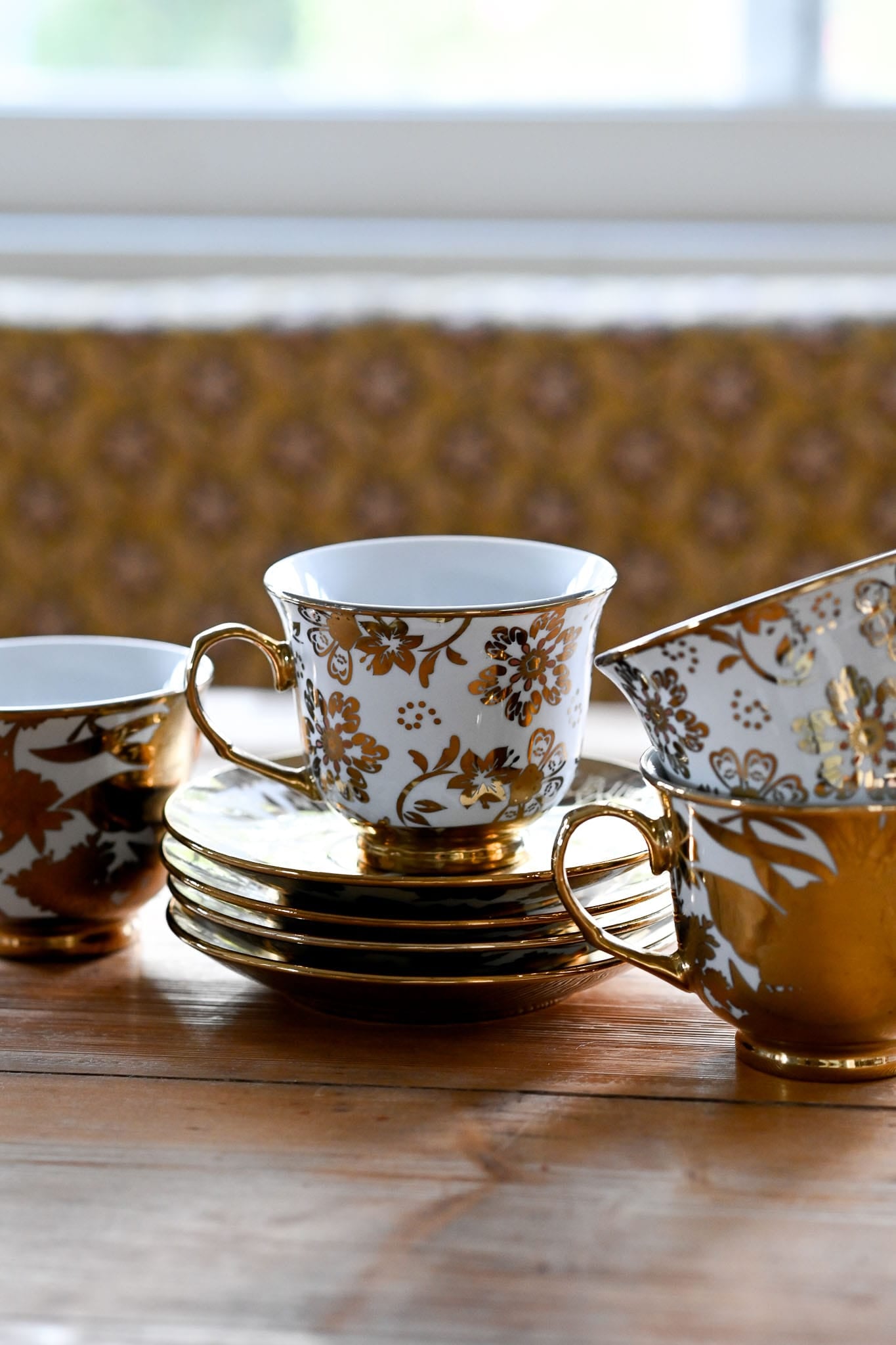 Vintage gold and white teacup and saucer set of 4