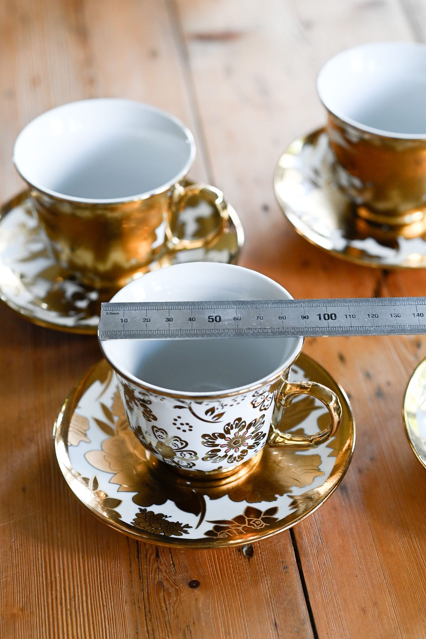 Vintage gold and white teacup and saucer set of 4