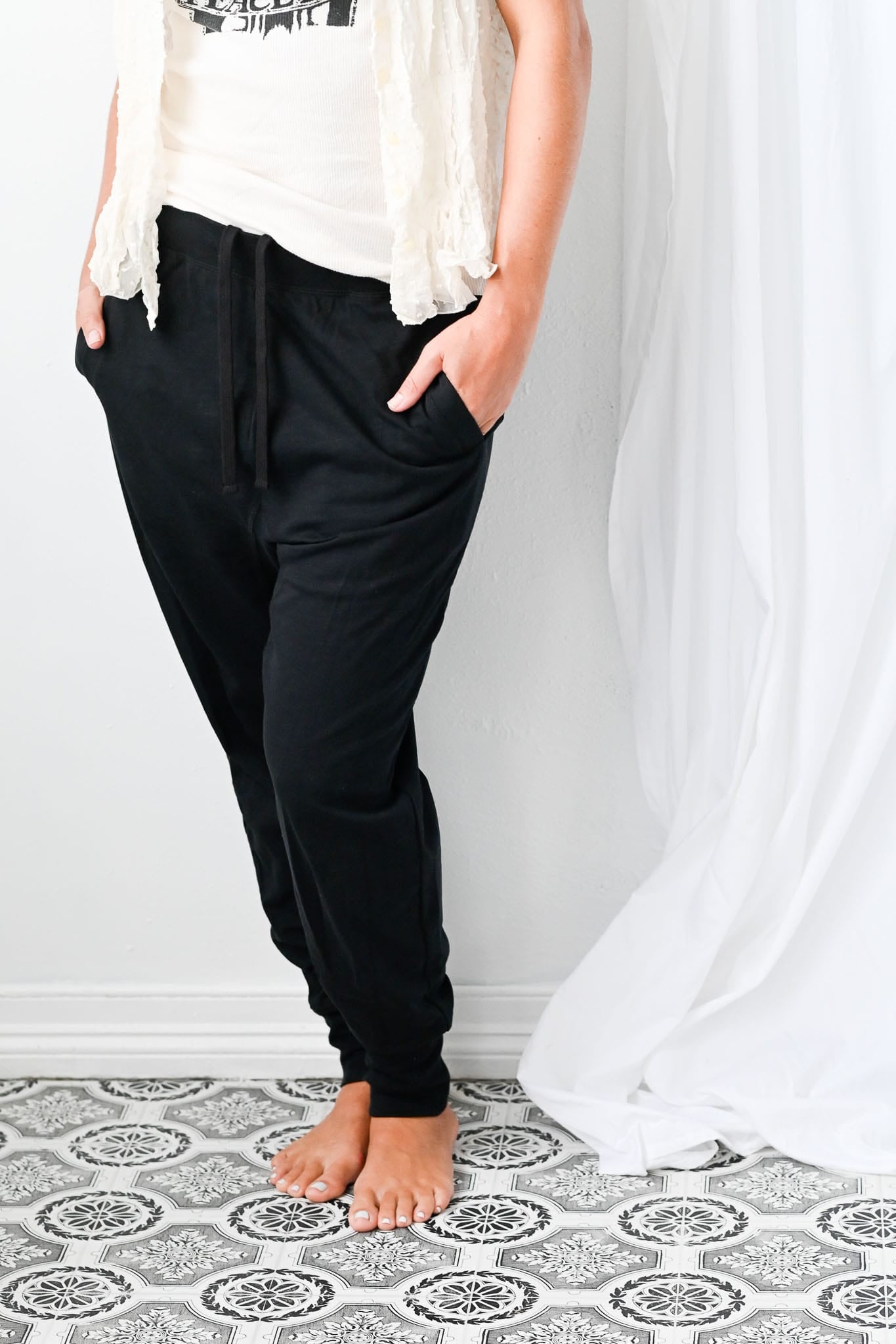 Skye sweatpants in black organic cotton