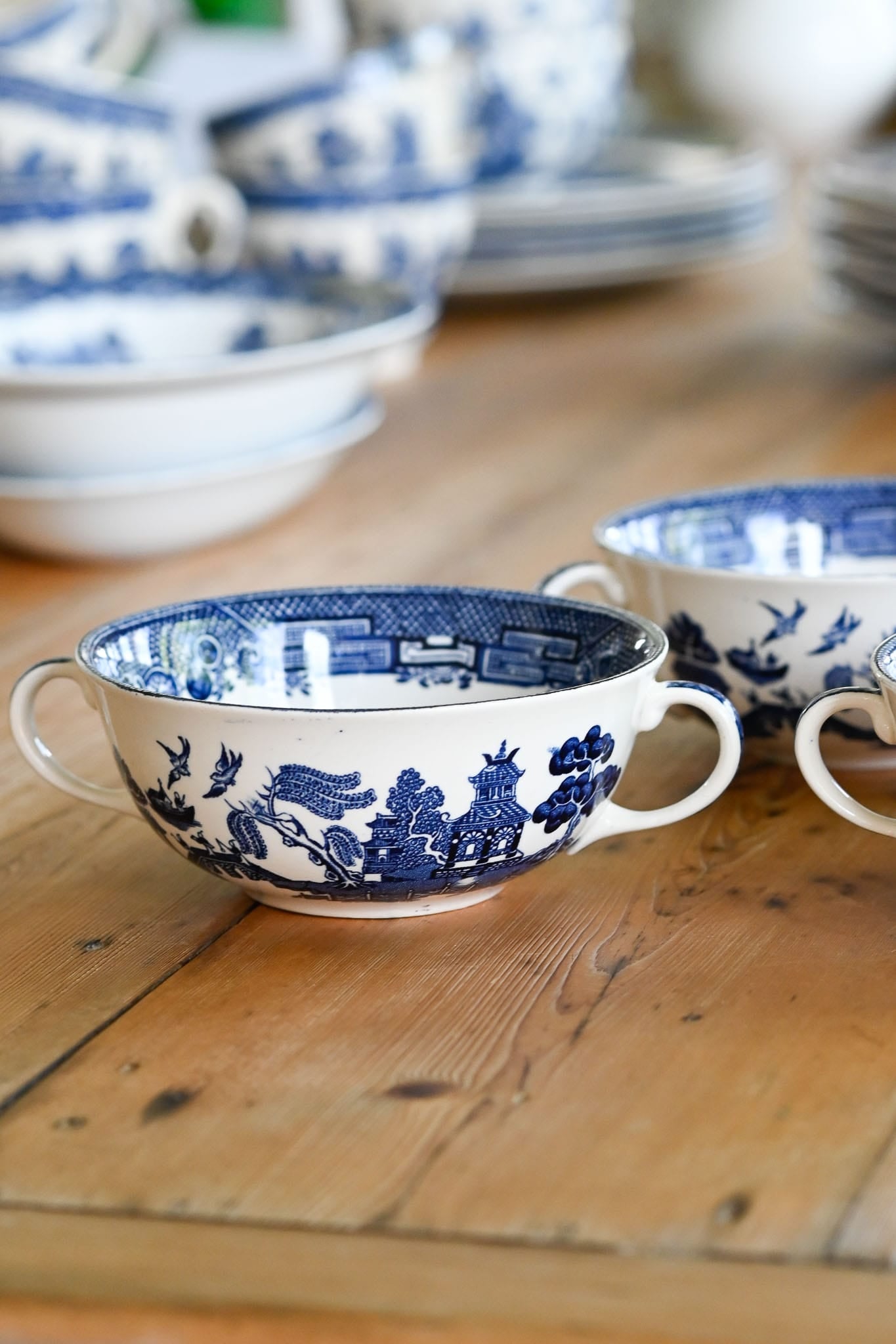Johnson Bros Willow Pattern 2 handled bowls set of 5