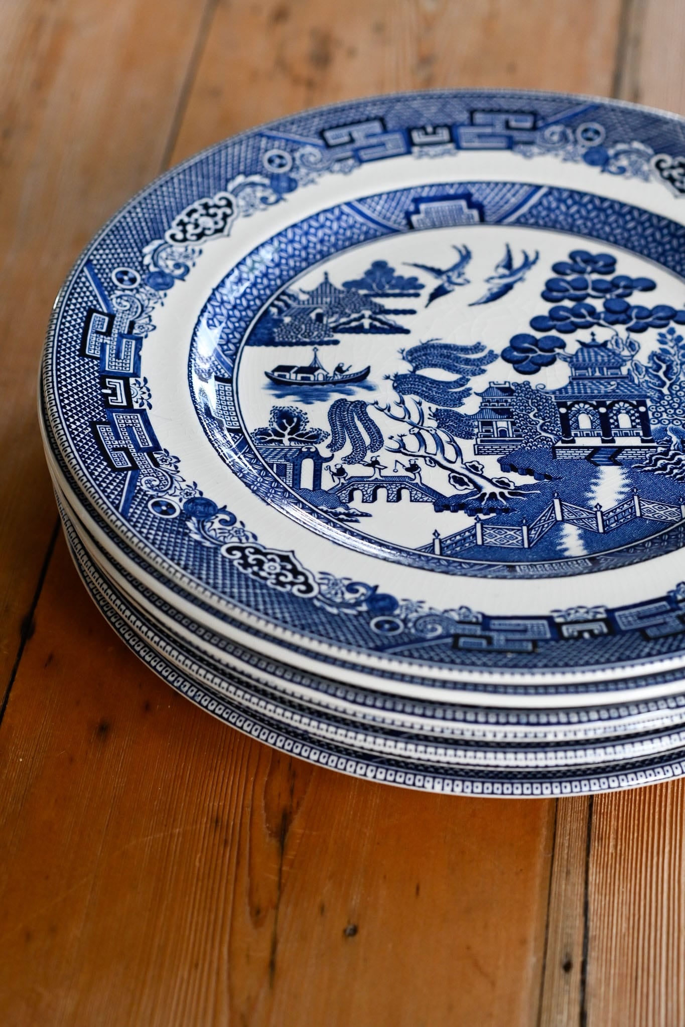 Johnson Bros Willow Pattern dinner plates set of 7