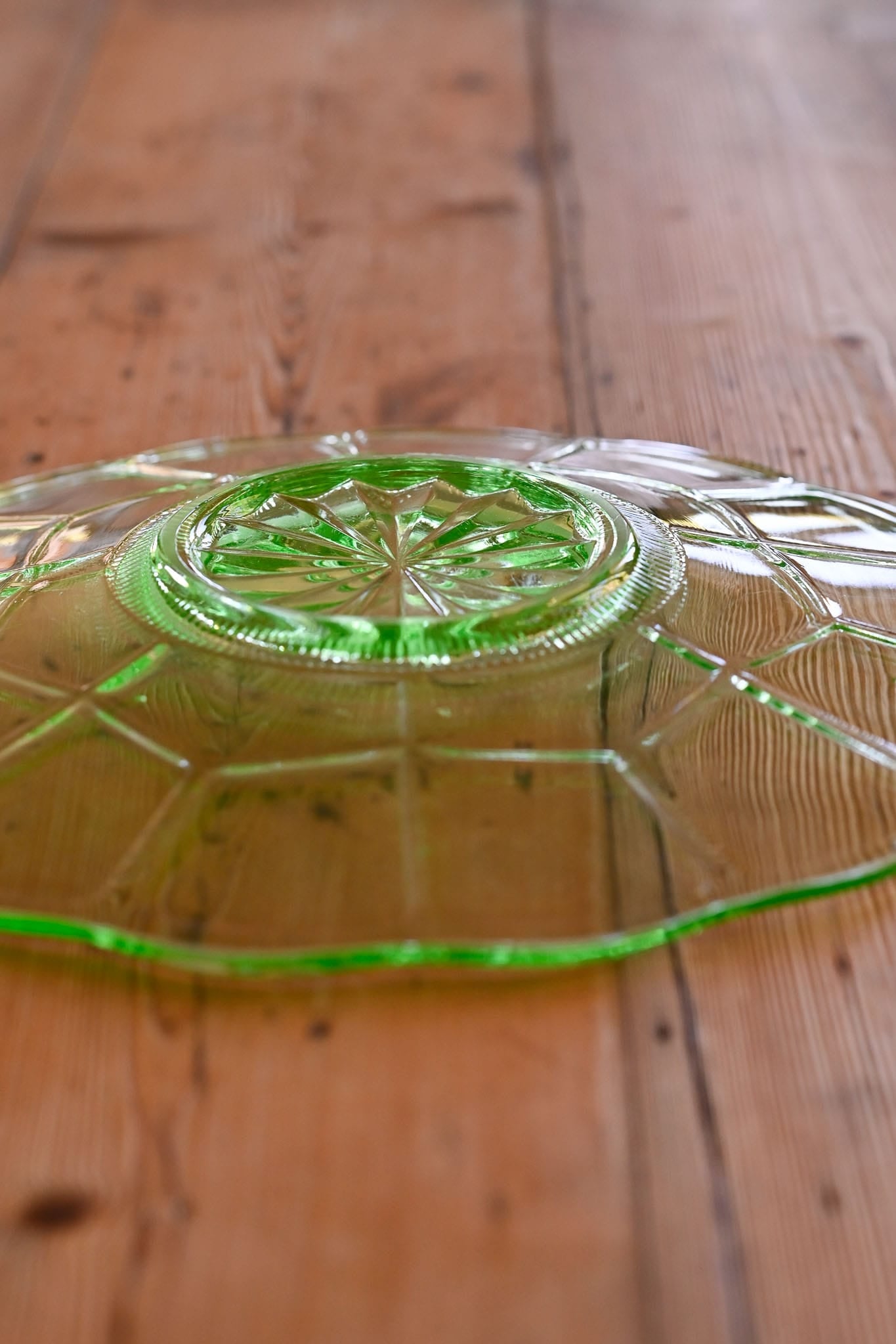 Vintage depression era uranium glass green serving plate