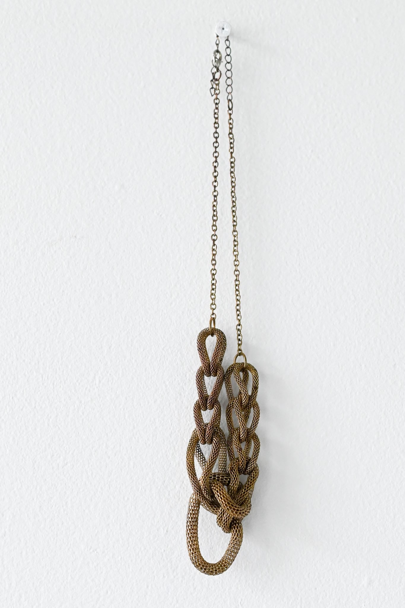 Vintage gold tone mesh chain link statement necklace